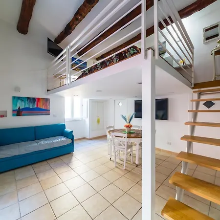 Toledo House Apartmán *