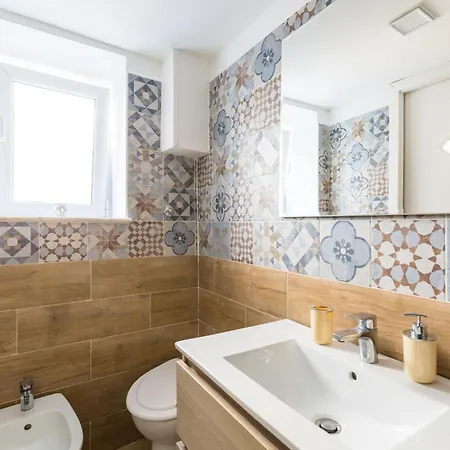 Toledo House Apartmán *