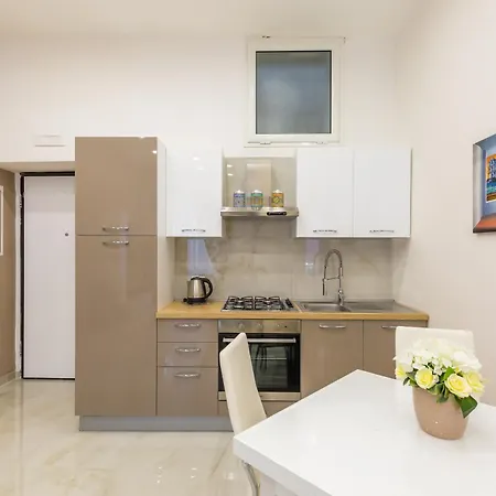 Toledo House Apartmán *