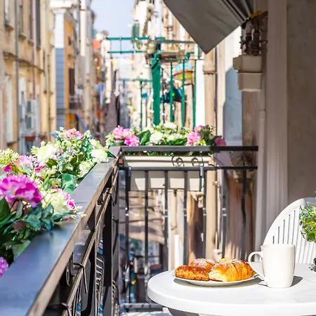 Toledo House * Неаполь