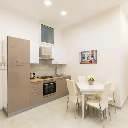 Toledo House Апартаменты *