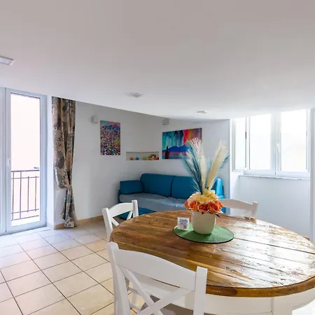 Апартаменты Toledo House